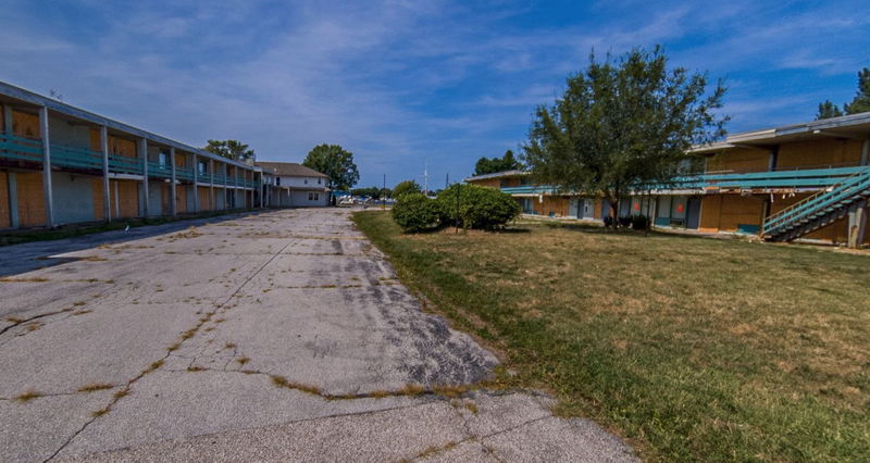 Travel Inn (Hills Travel Inn, New Harbor Condominiums) - 2020 Street View (newer photo)